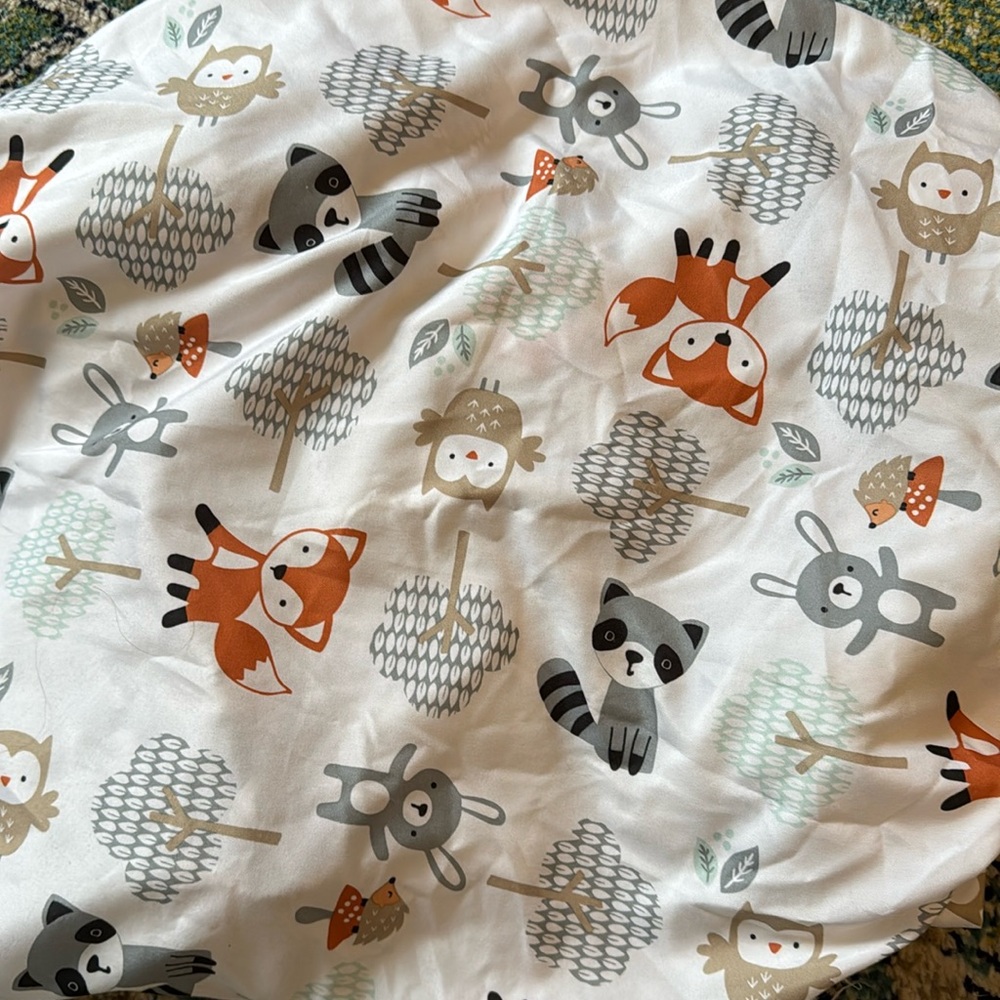 Lambs & Ivy standard crib sheet